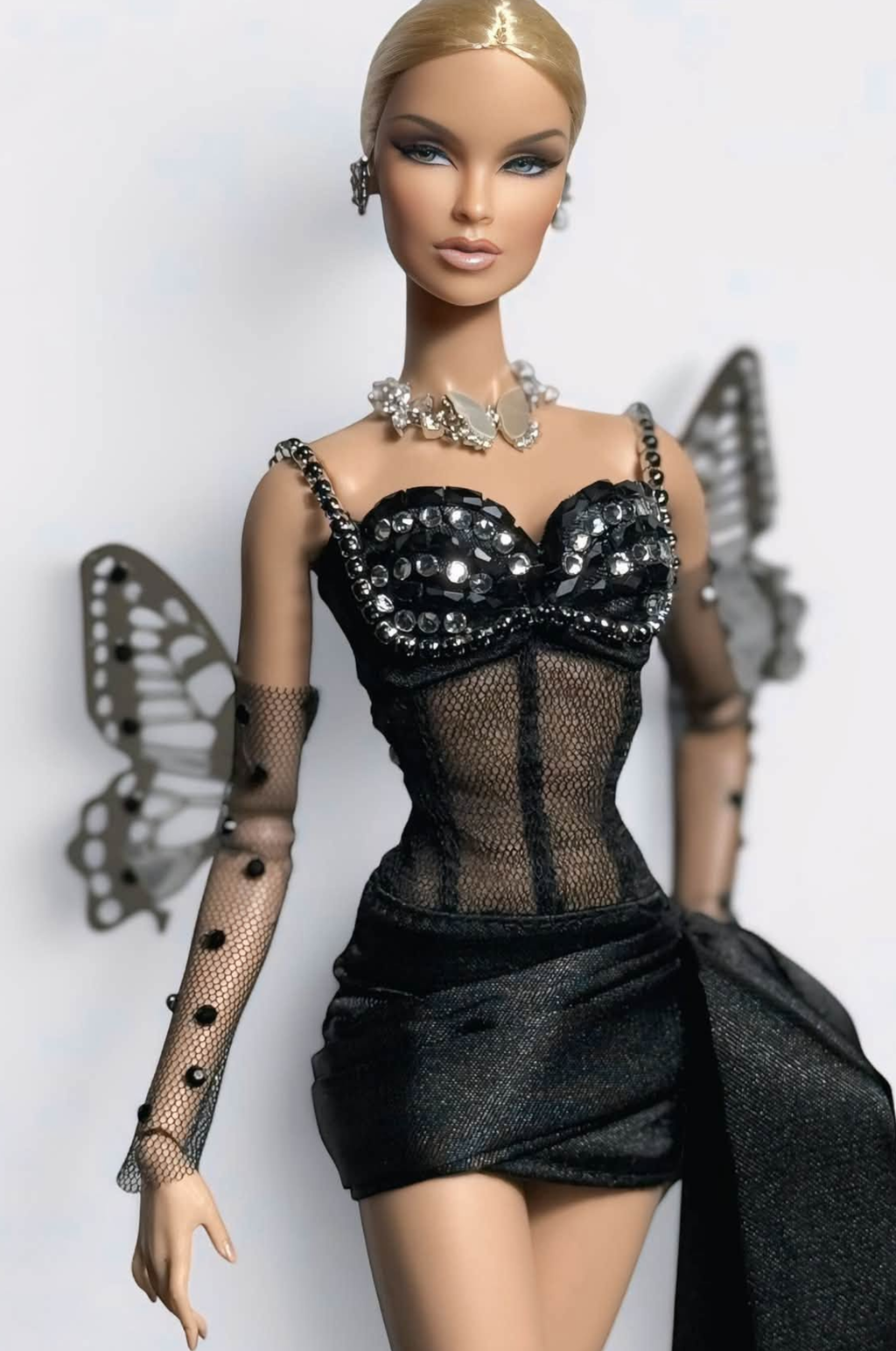 EDEN CHOICE | 1/6 Scale Black Crystal Corset Mini Dress Set – Handmade Couture Evening Outfit with Mesh Corset, Rhinestone Bustier & Draped Train – Fashion Doll Clothes | Plastiktiara