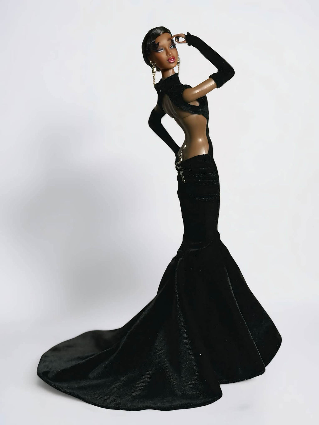 BASIC | Midnight Siren Black Cutout Mermaid Gown | Plastiktiara