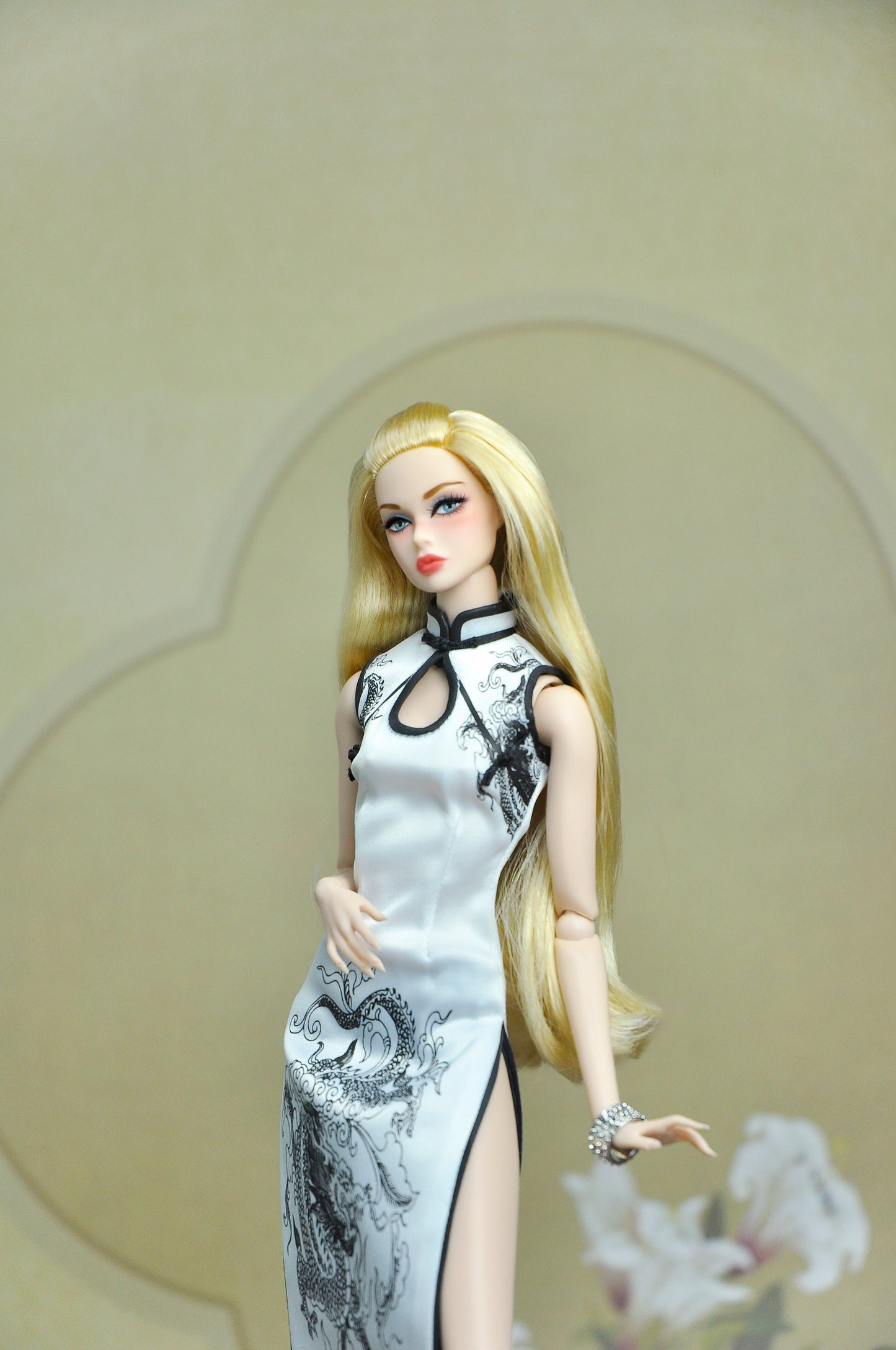 A Oriental Silhouette Collection | White Cheongsam for Fashion Royalty 6.0 doll clothes high slit with contrast details