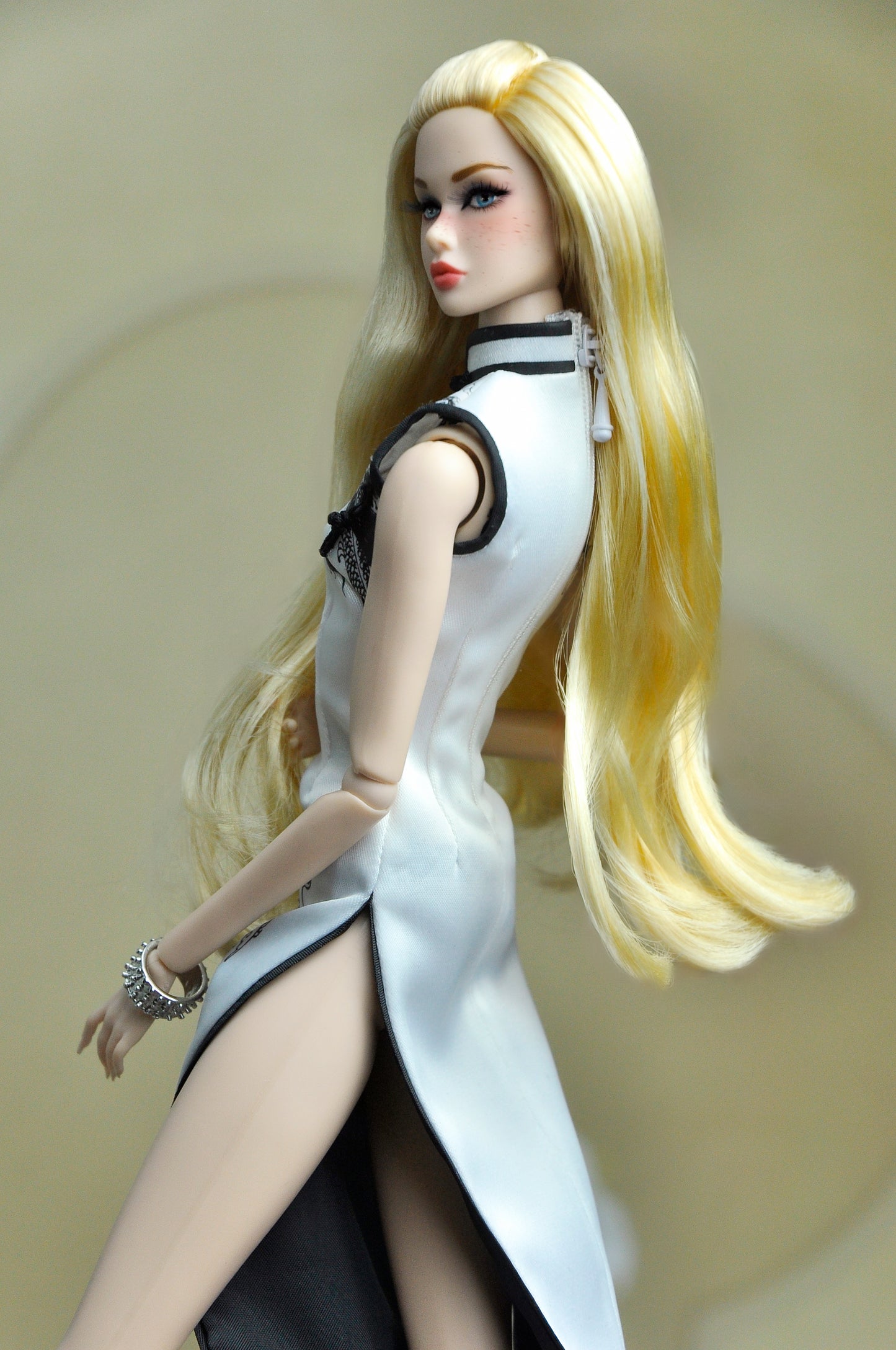 A Oriental Silhouette Collection | White Cheongsam for Fashion Royalty 6.0 doll clothes high slit with contrast details