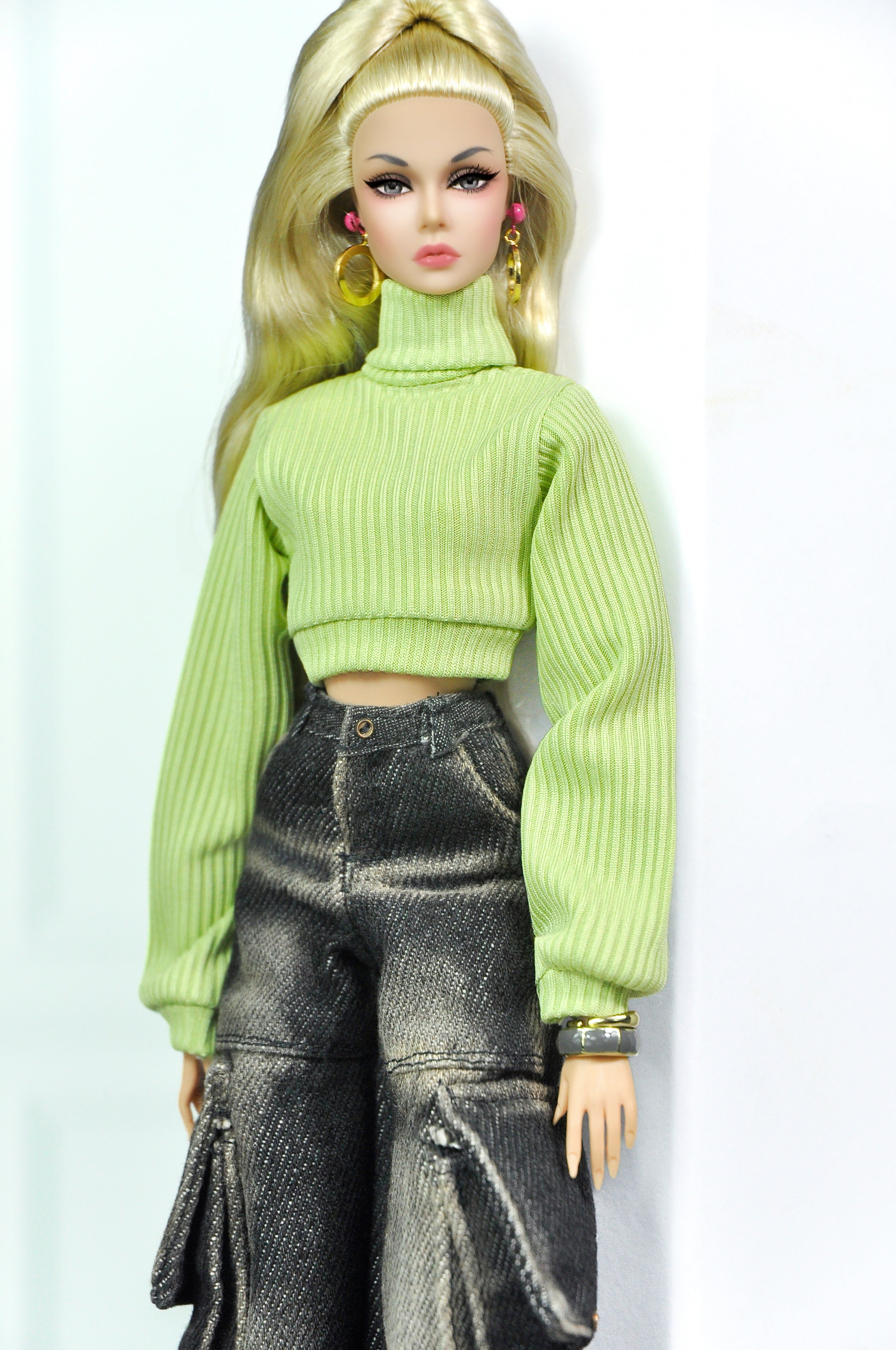 DENIM DIVA II — Mix’n’Match Cargo Jeans & Cropped Turtleneck Set
