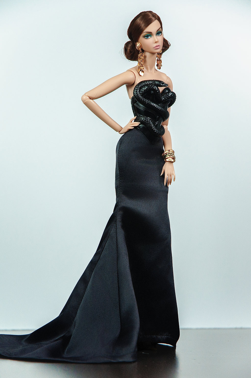 EDEN CHOICE | Mason Black Serpent Corset & Black Silk Gown | Plastiktiara