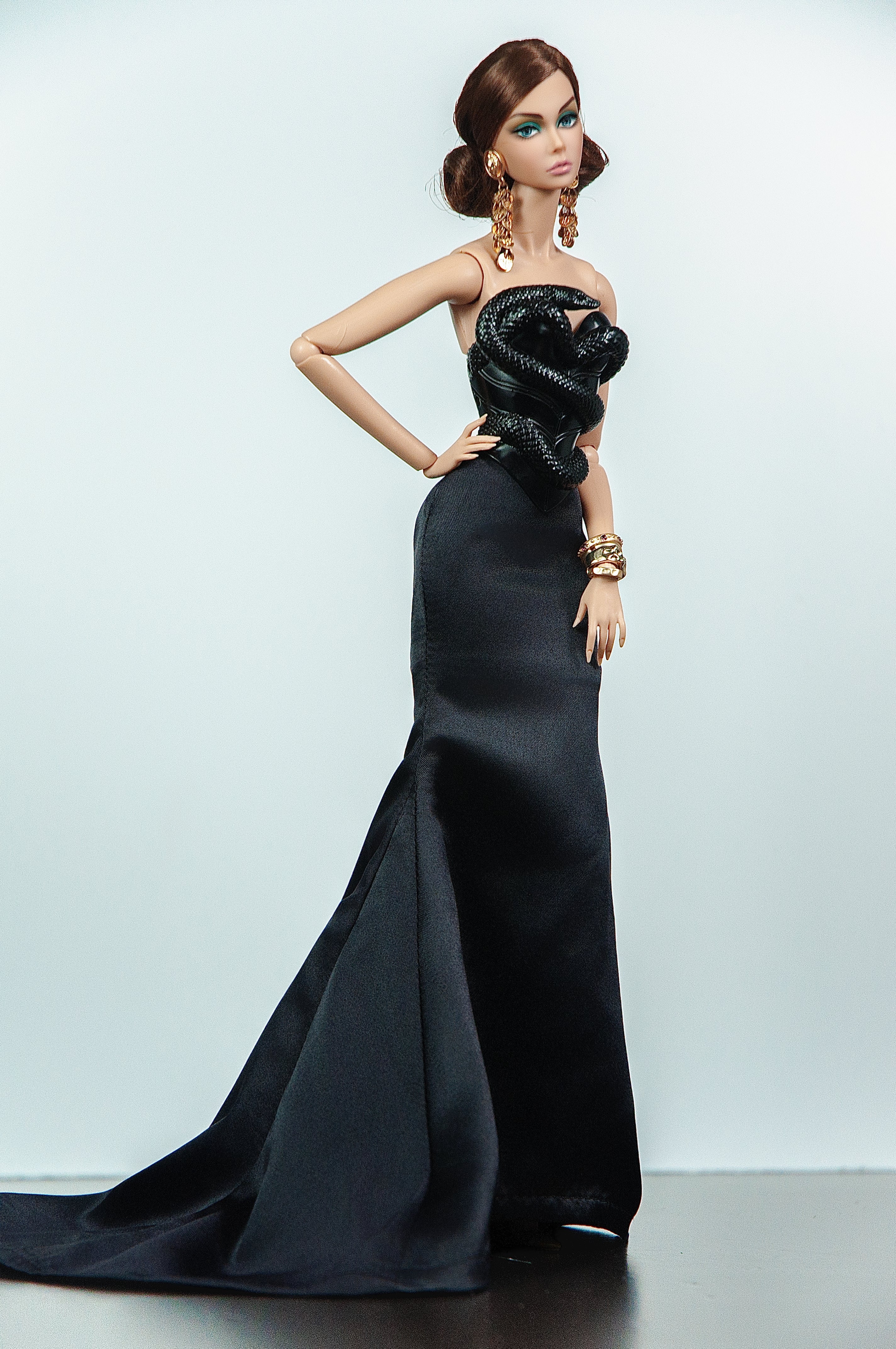 EDEN CHOICE | Mason Black Serpent Corset & Black Silk Gown | Plastiktiara