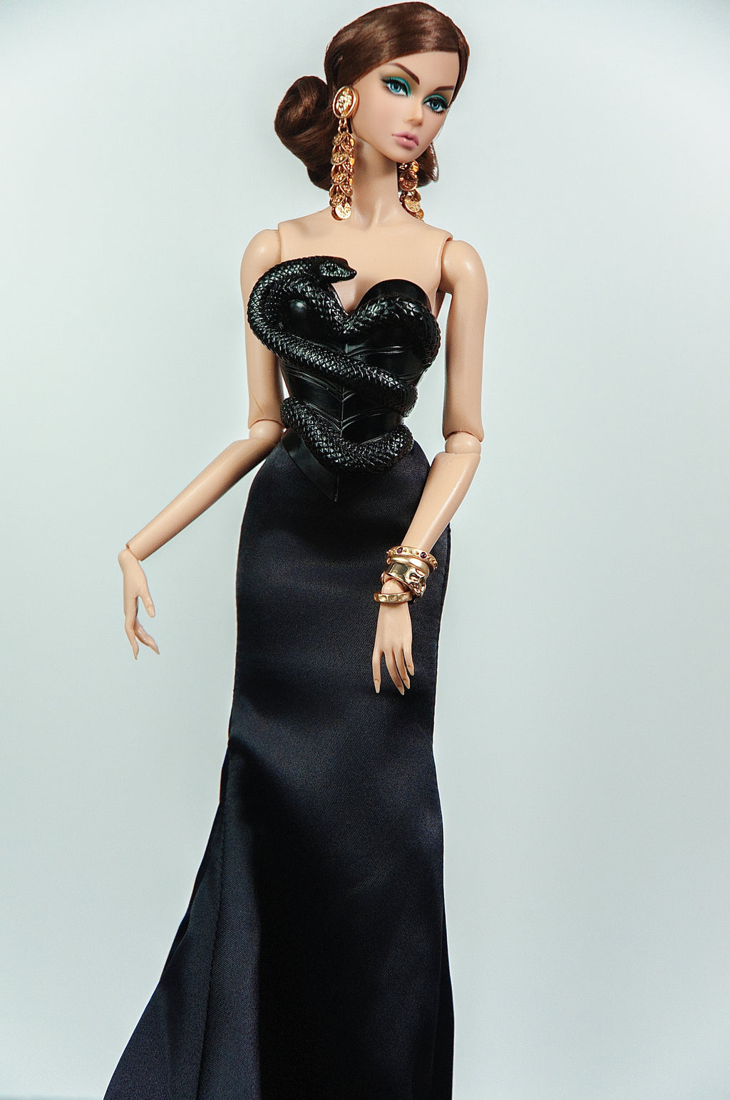 EDEN CHOICE | Mason Black Serpent Corset & Black Silk Gown | Plastiktiara