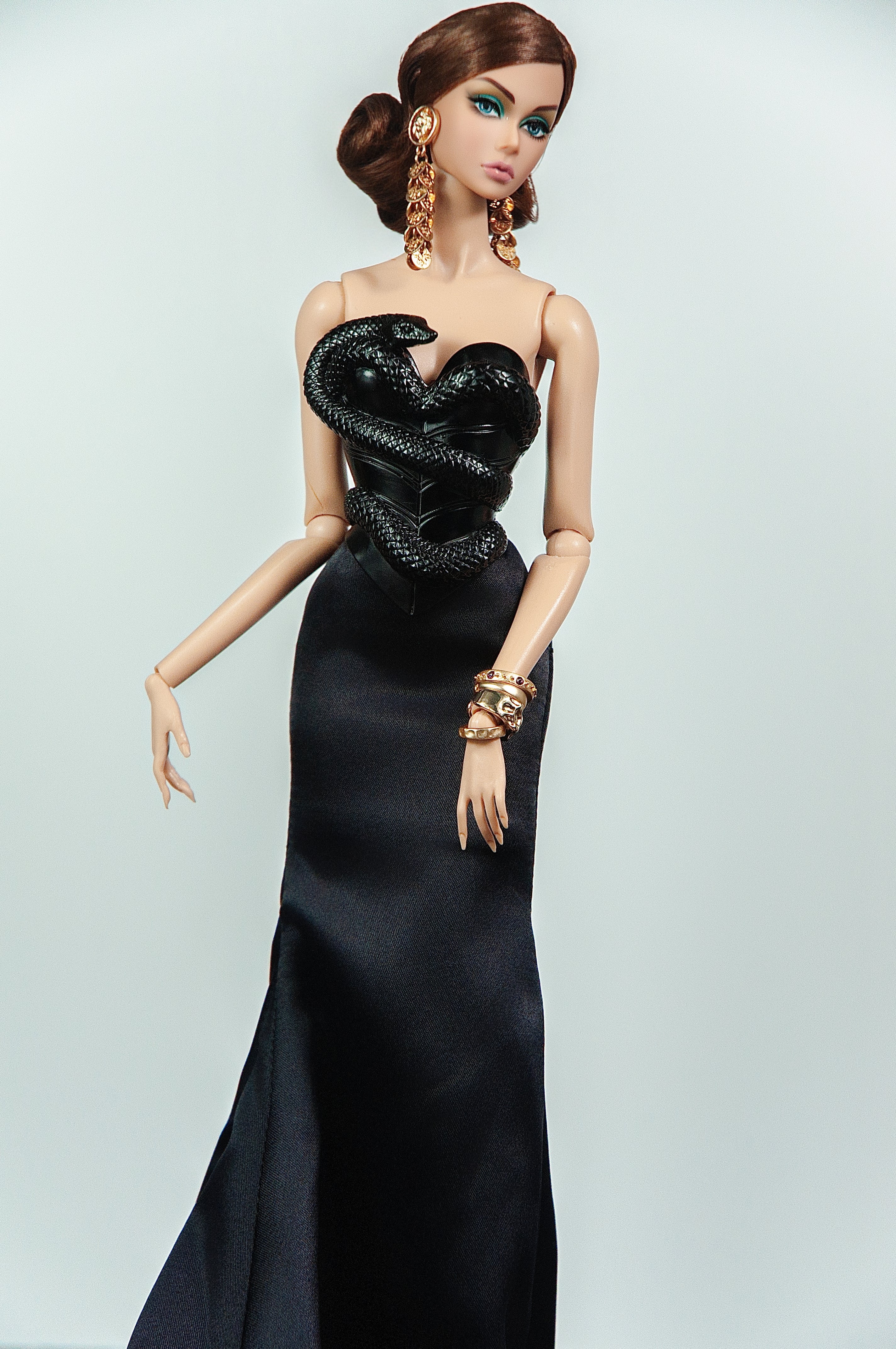 EDEN CHOICE | Mason Black Serpent Corset & Black Silk Gown | Plastiktiara