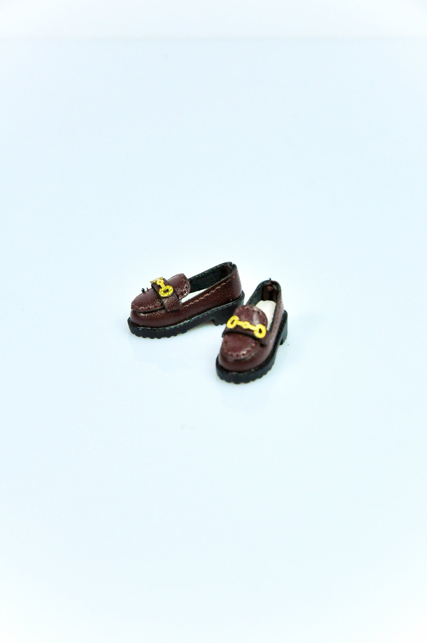 1/6 Shoes | Pleather loafers with gold metallic decoration for Fashion Royalty Doll & NU FACe 6.0