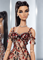 Plastiktiara — Close portrait showing the sweetheart neckline, beaded straps and shoulder embellishments