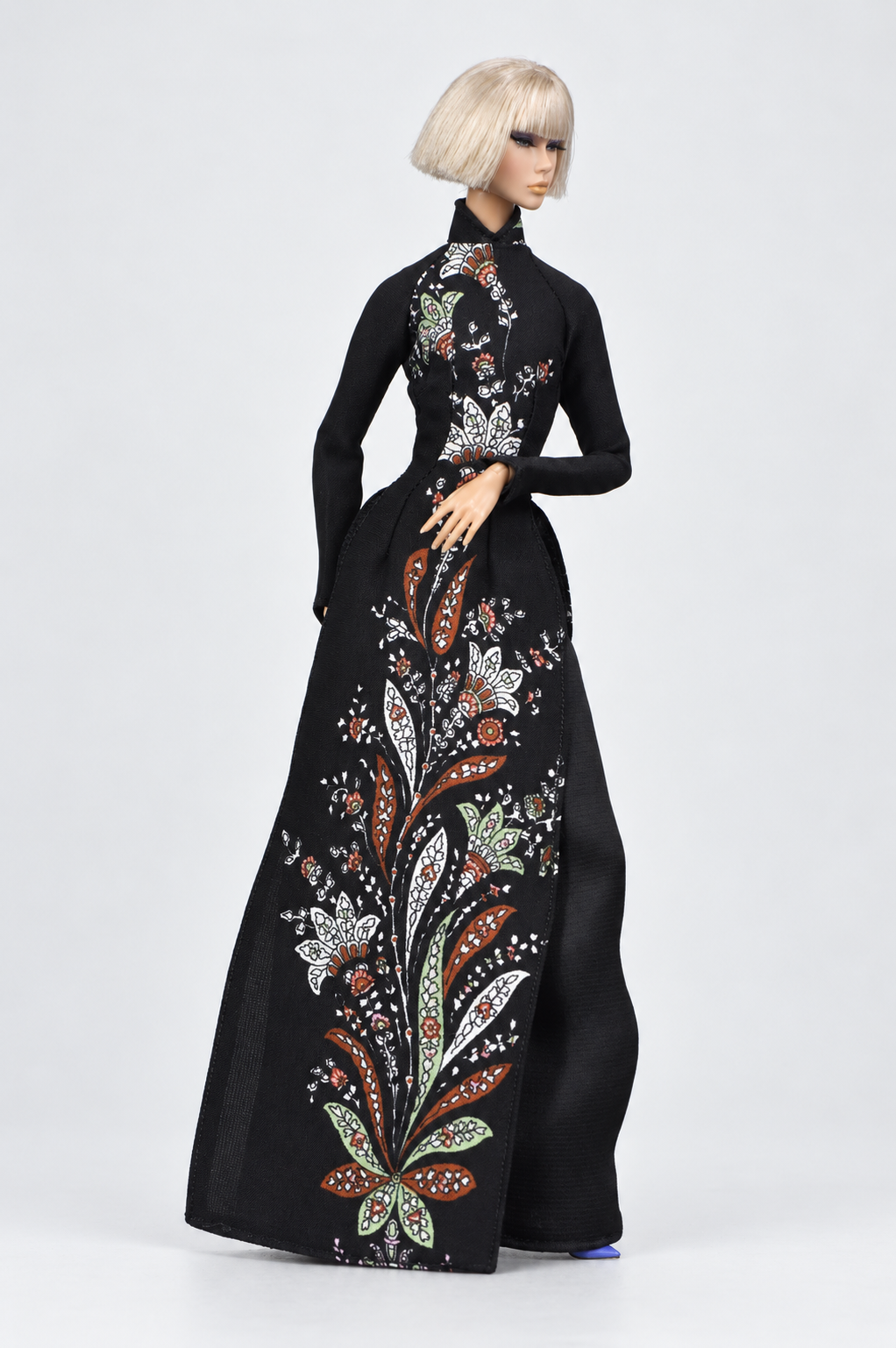 Saigon by Night 08 — Ornamental Noir, high collar áo dài with black trousers; 1:6 doll clothing set